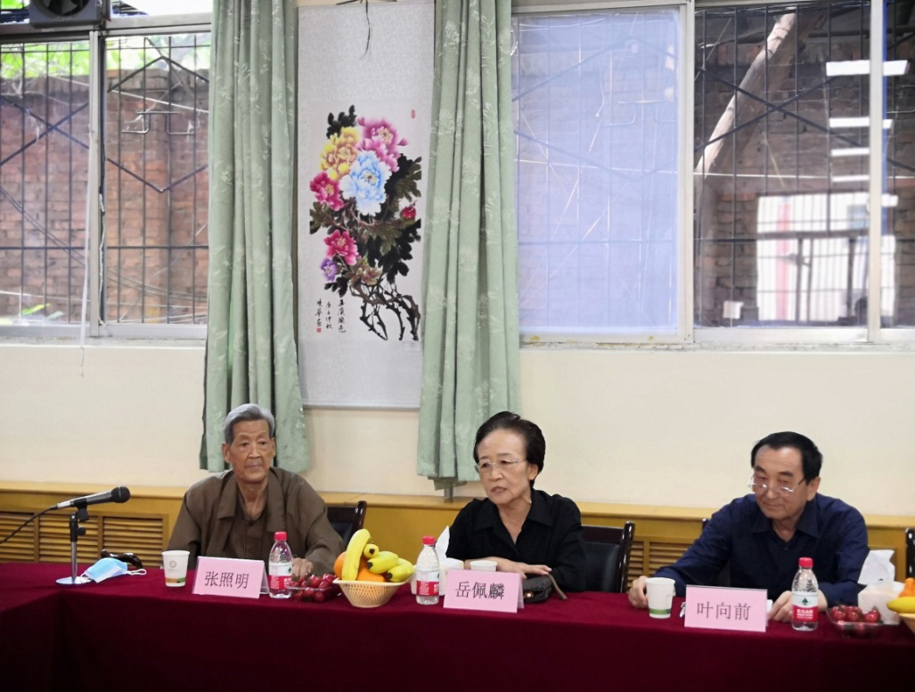 http://www.xiyi.edu.cn/__local/B/61/E6/6405F202662770ADAF3EADB0852_85900559_D9710.png