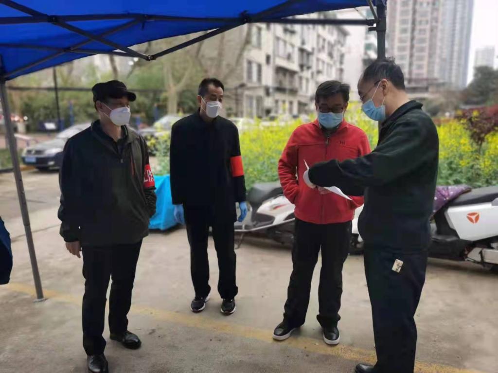 刘睿处长协调工作.jpg
